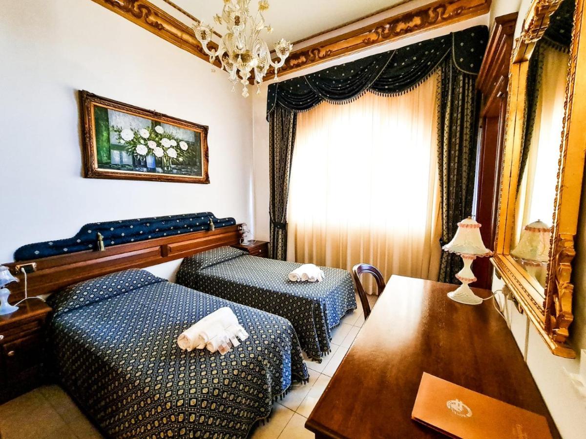 Euro Hotel Iglesias Eksteriør bilde